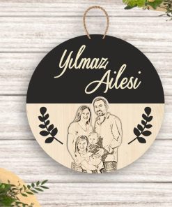 Aile Resimli Dekoratif Ahşap Kapı Süsü